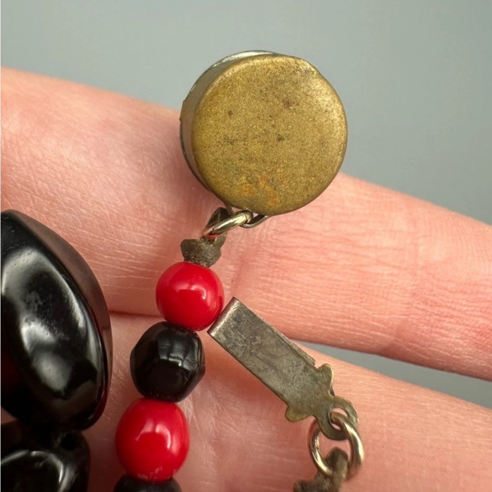 Vintage Black & Red Glass Beaded Necklace ~27” Box Clasp Unsigned *Some Chipped* - Picture 14 of 14